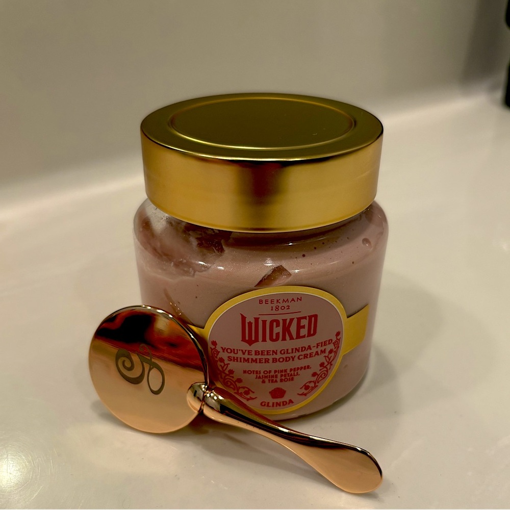 Beekman 1802 & Wicked : Glinda’s Shimmering Body Cream